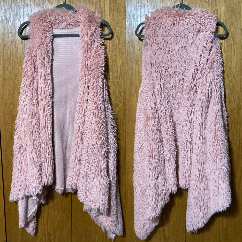 🩷 Light Pink Long Faux Fur Vest 🩷